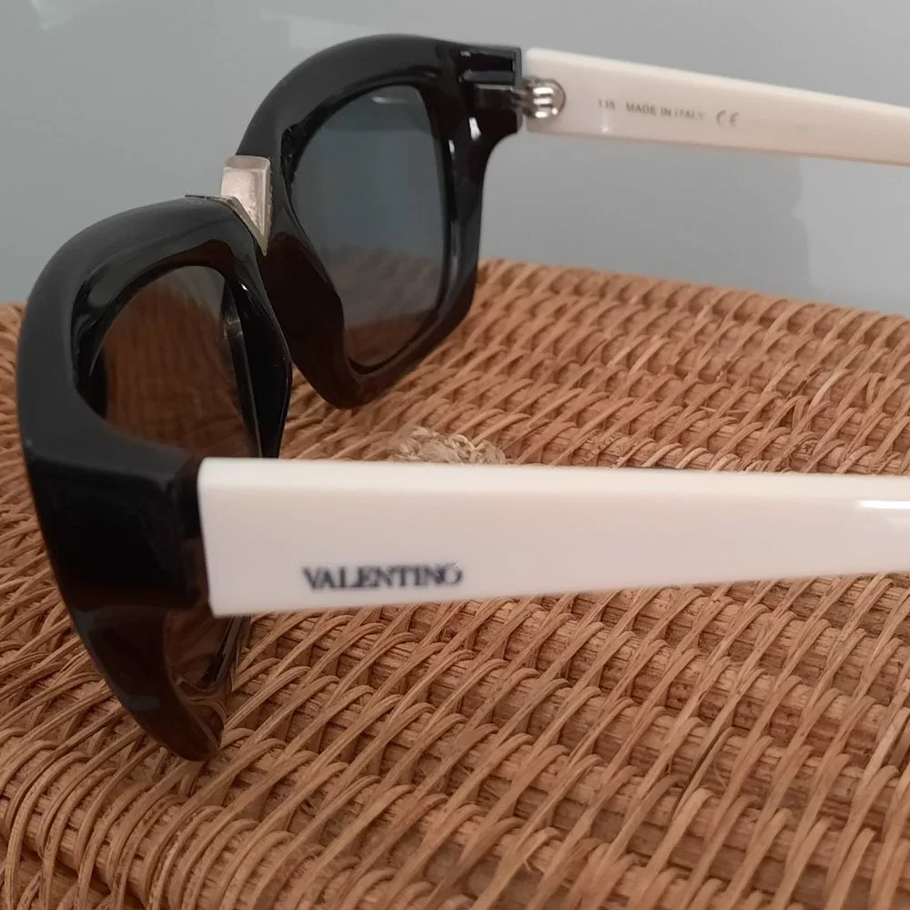 Valentino Eyeglass Frames - Picture 3 of 4